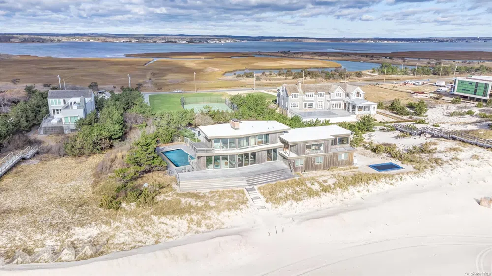 222 Dune Quogue, NY 11959