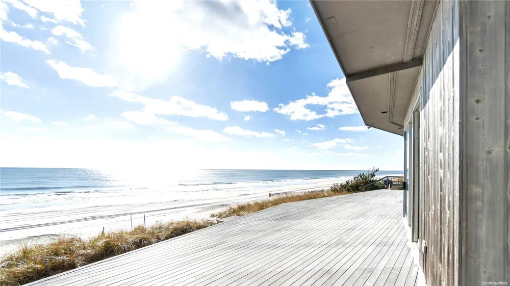 222 Dune Quogue, NY 11959