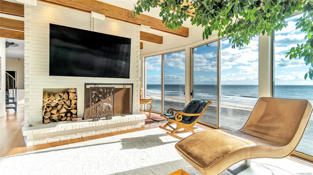 222 Dune Quogue, NY 11959