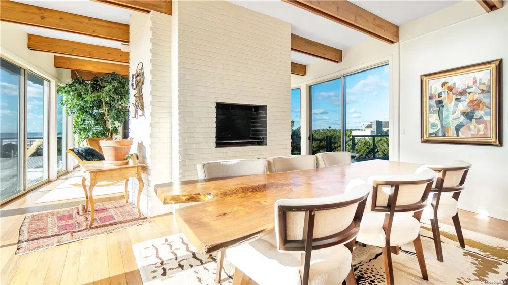 222 Dune Quogue, NY 11959