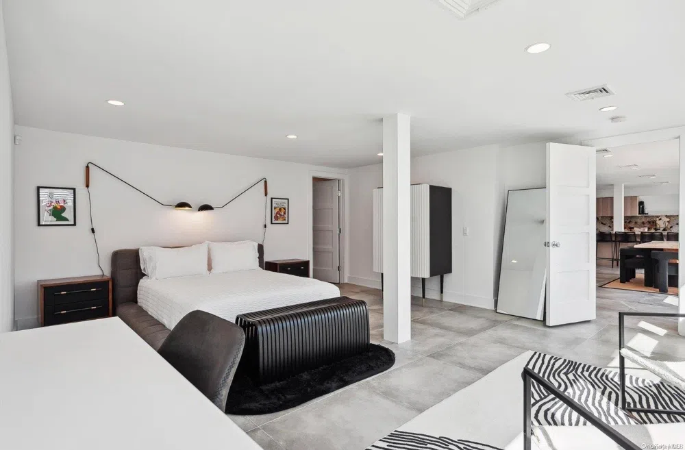 69 Three Mile Harbor Drive East Hampton, NY 11937