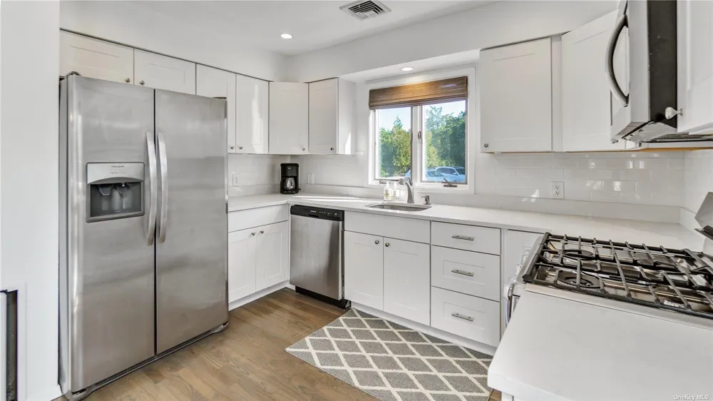 19 Rogers Lane Remsenburg, NY 11960