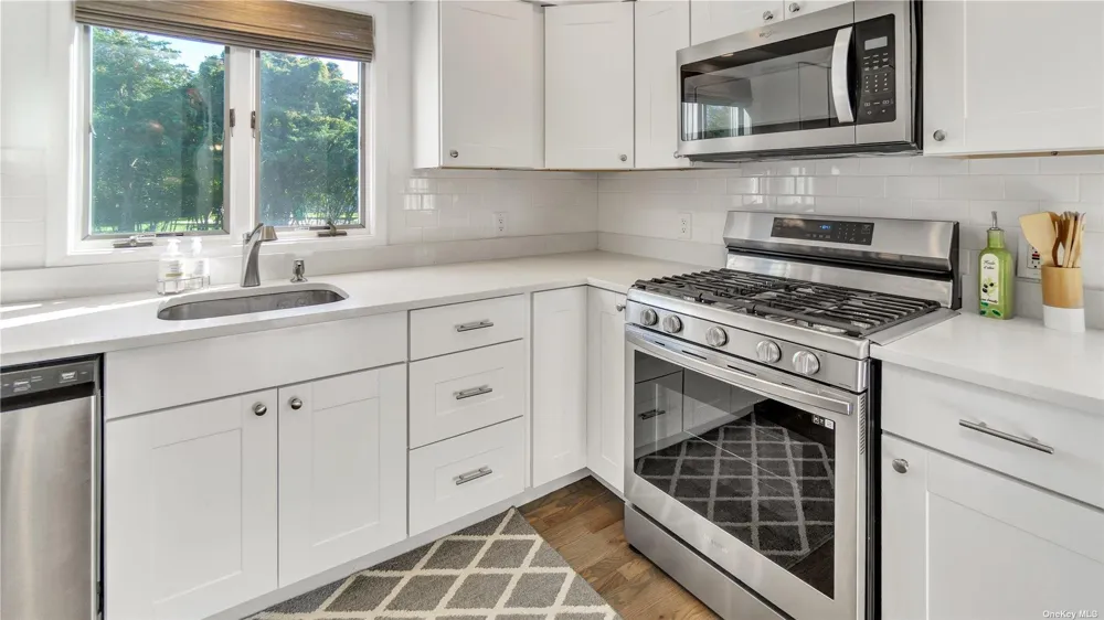 19 Rogers Lane Remsenburg, NY 11960