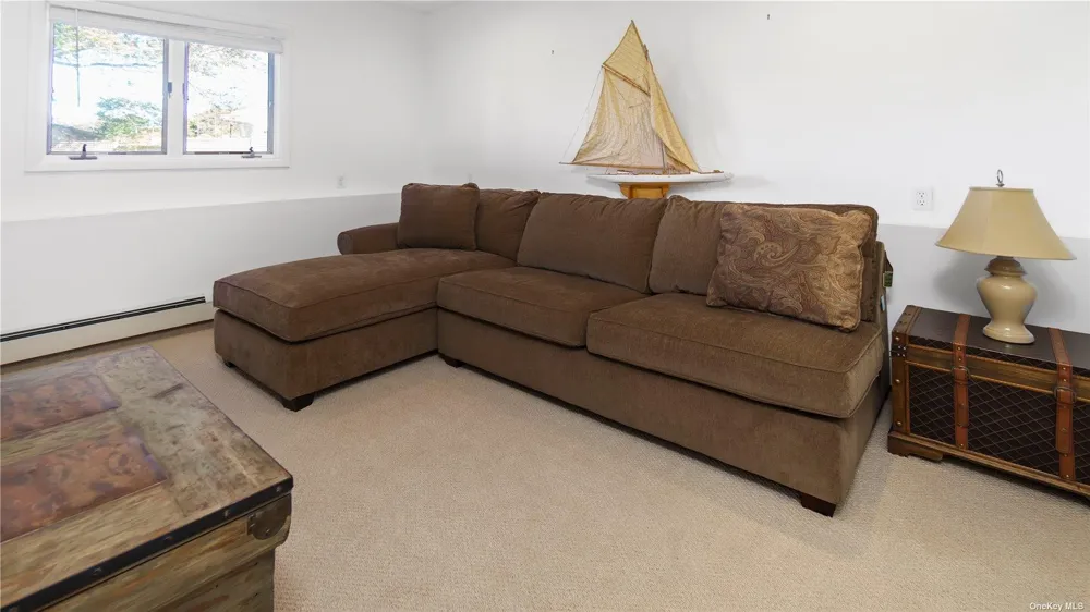 19 Rogers Lane Remsenburg, NY 11960