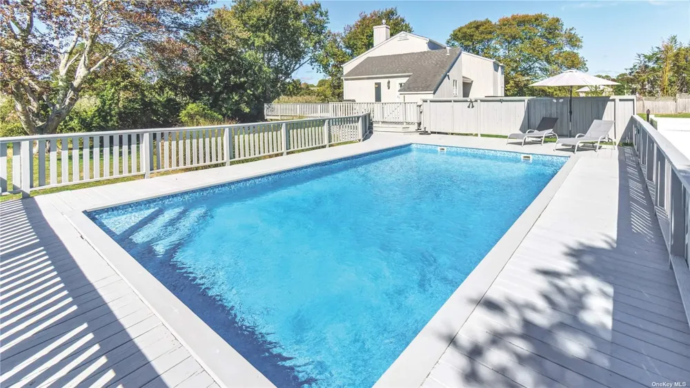 19 Rogers Lane Remsenburg, NY 11960