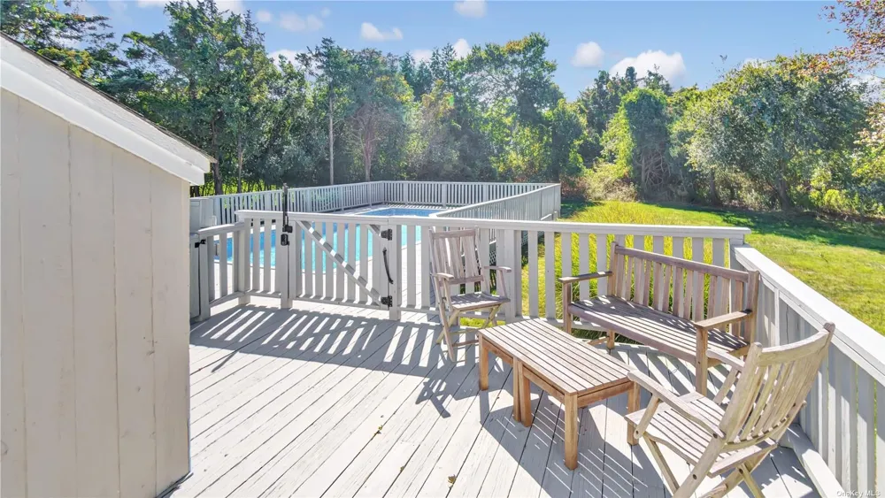 19 Rogers Lane Remsenburg, NY 11960