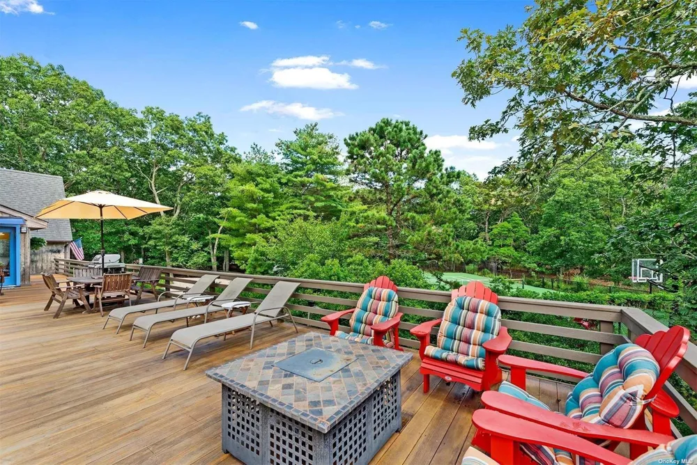 643 Stephen Hands Path East Hampton, NY 11937