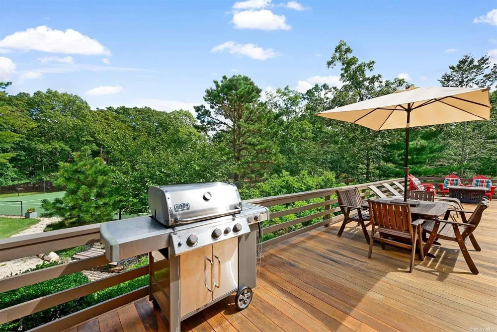 643 Stephen Hands Path East Hampton, NY 11937