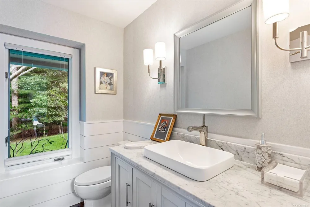 643 Stephen Hands Path East Hampton, NY 11937