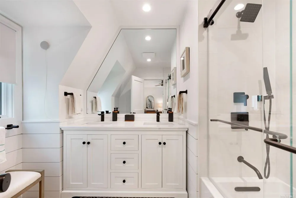 643 Stephen Hands Path East Hampton, NY 11937