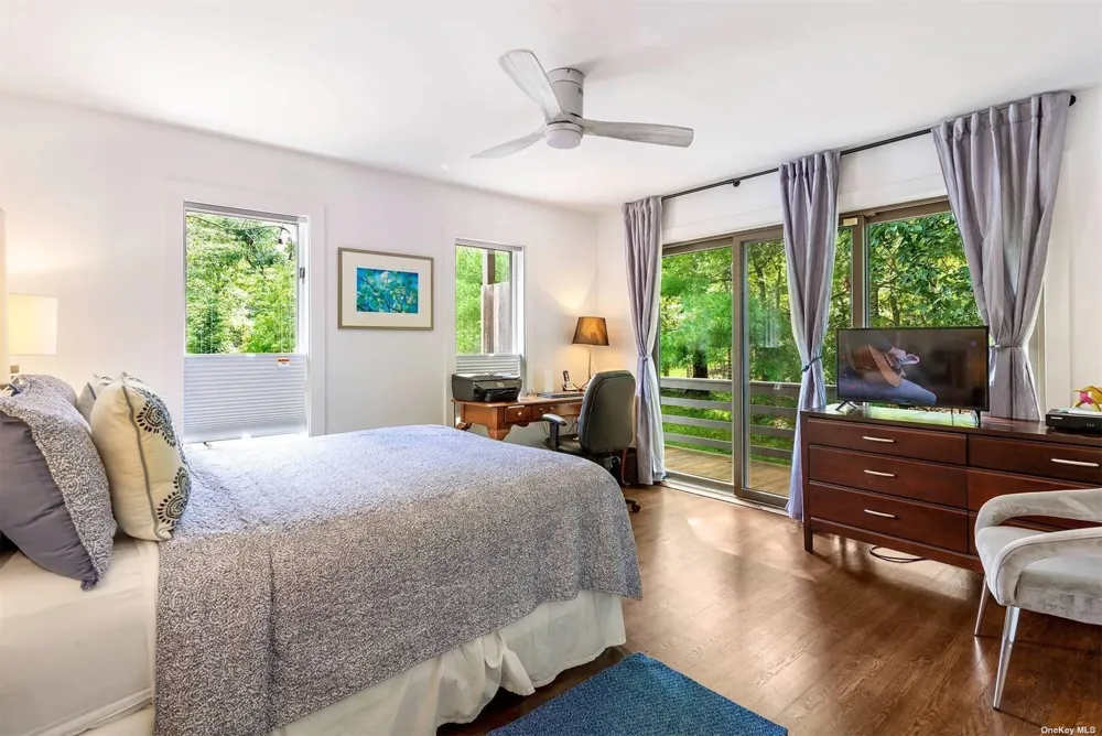 643 Stephen Hands Path East Hampton, NY 11937