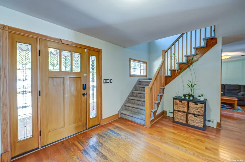 43 Hollins Lane East Islip, NY 11730