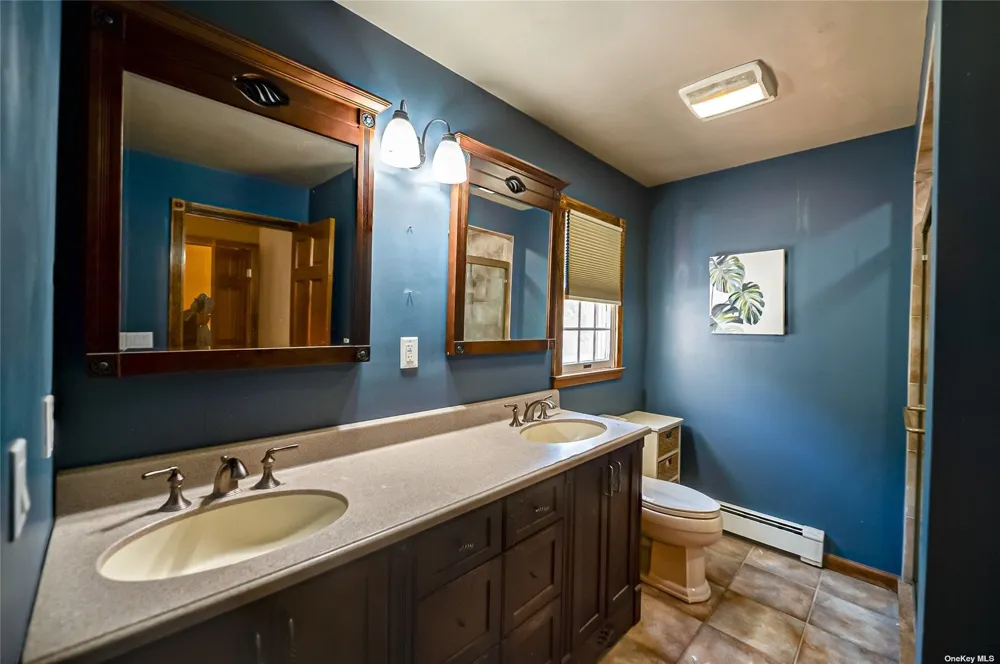 43 Hollins Lane East Islip, NY 11730
