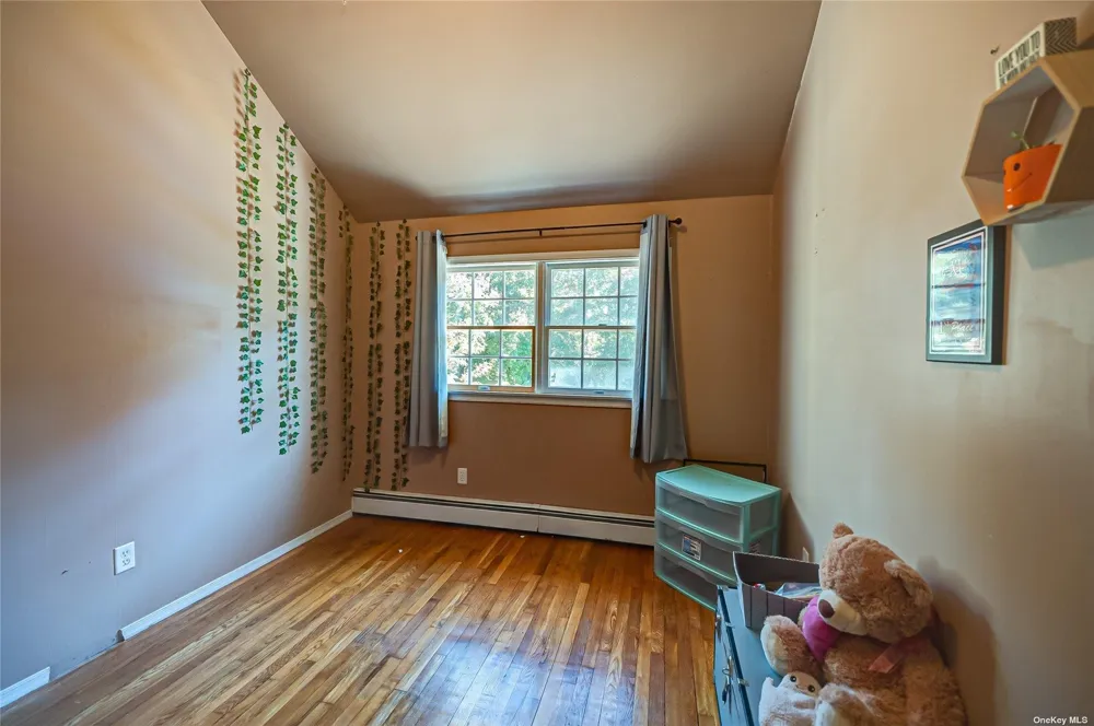 43 Hollins Lane East Islip, NY 11730