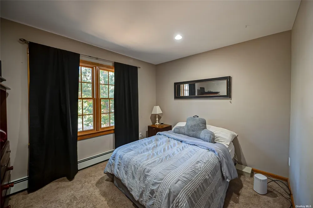 43 Hollins Lane East Islip, NY 11730