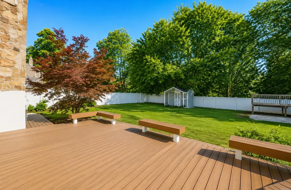 43 Hollins Lane East Islip, NY 11730