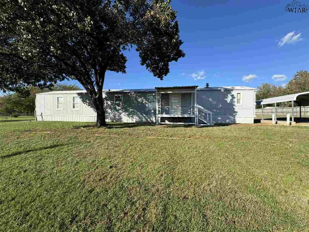 1102 E SPRING STREET