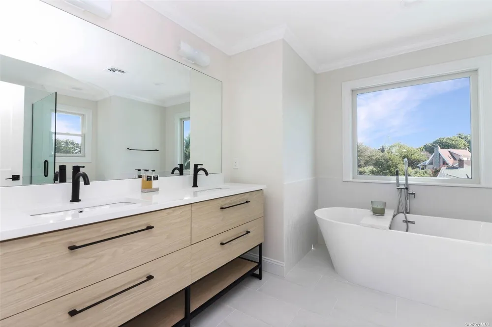950 Tasker Lane Greenport, NY 11944