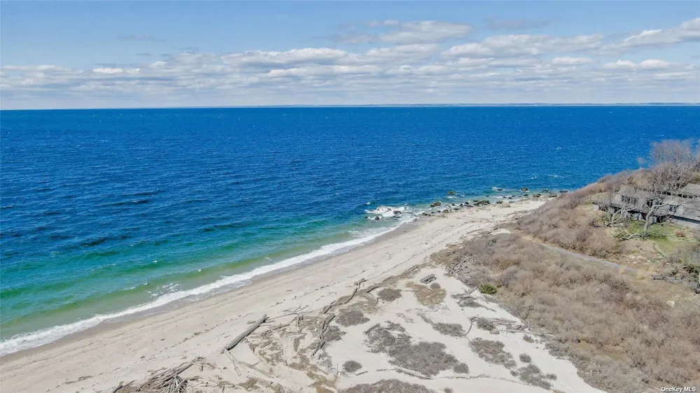950 Tasker Lane Greenport, NY 11944