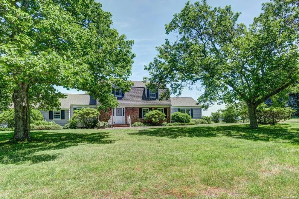 199 Old Harbor Road New Suffolk, NY 11956