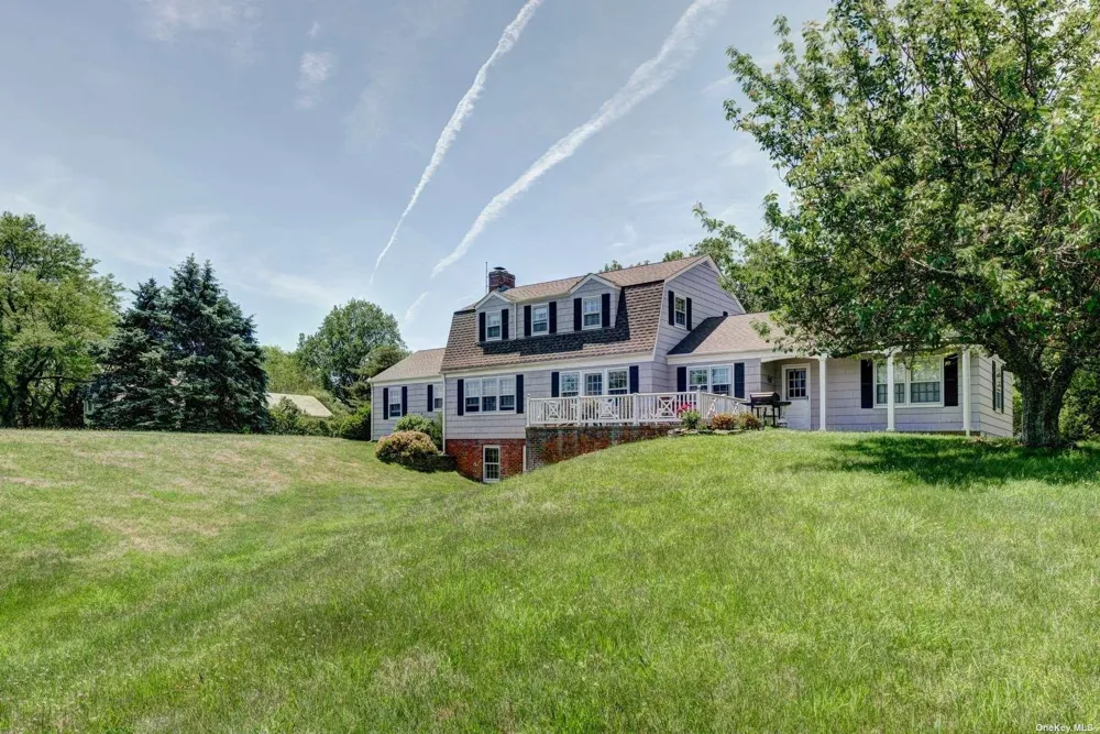 199 Old Harbor Road New Suffolk, NY 11956