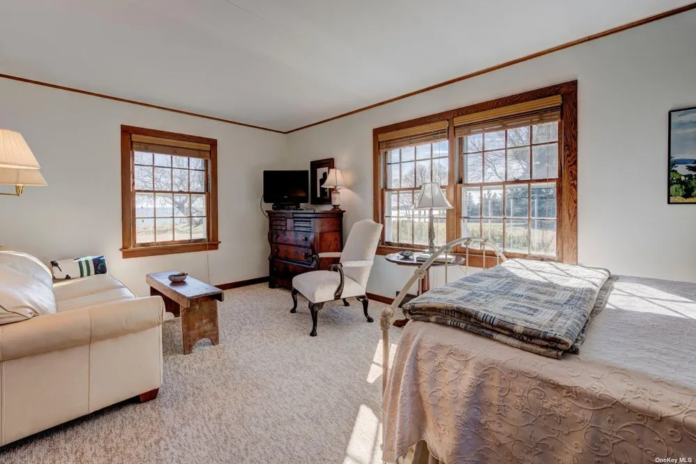 199 Old Harbor Road New Suffolk, NY 11956