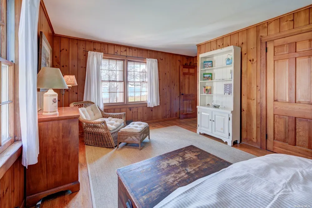 199 Old Harbor Road New Suffolk, NY 11956