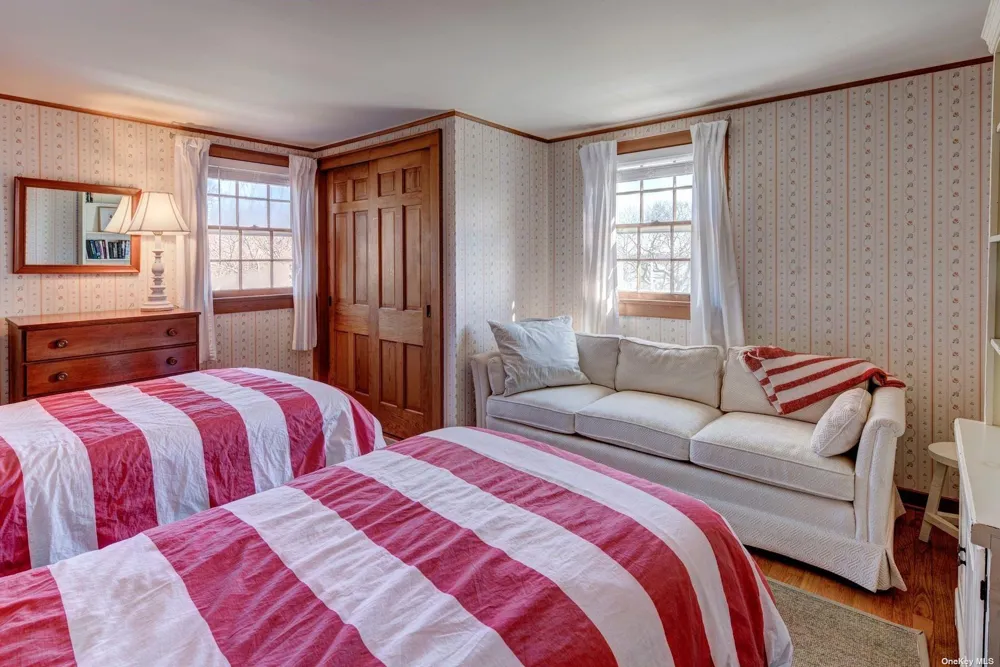 199 Old Harbor Road New Suffolk, NY 11956