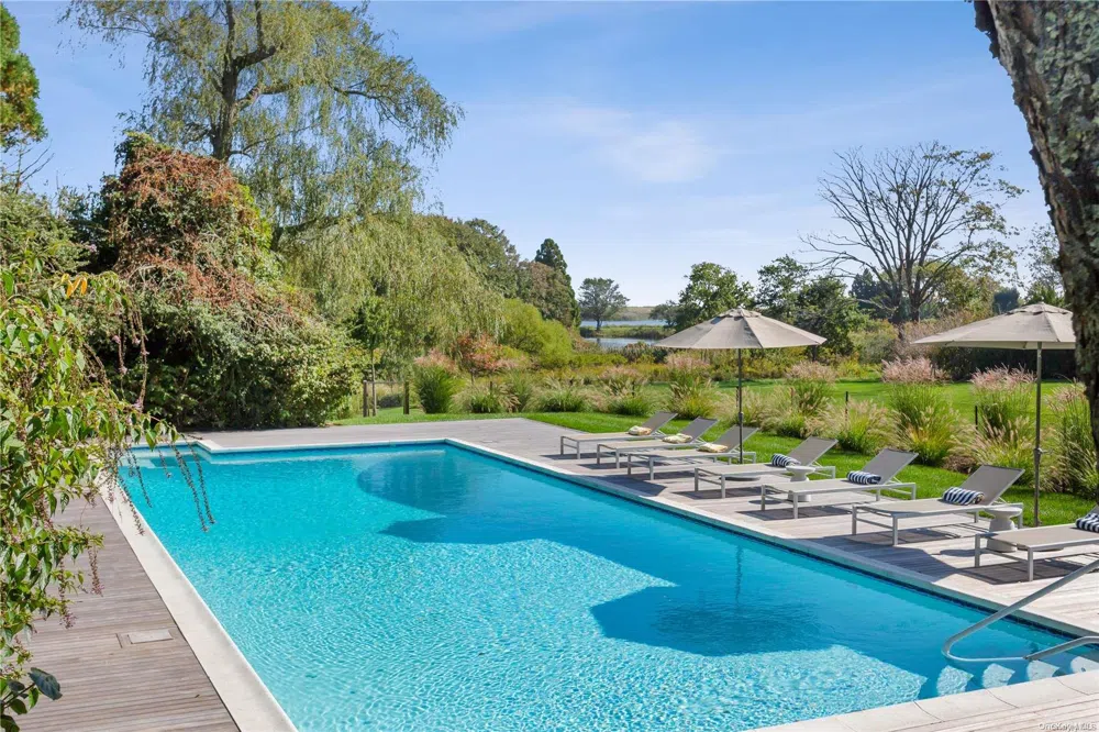 33 Ocean Avenue East Hampton, NY 11937