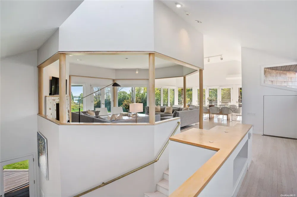 33 Ocean Avenue East Hampton, NY 11937