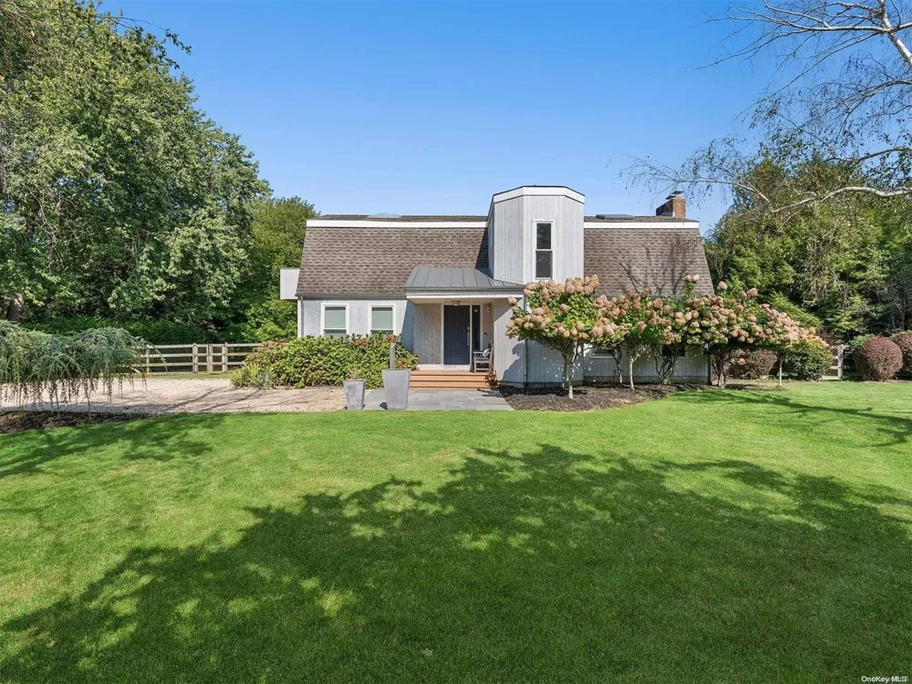 43 Robin Drive Bridgehampton, NY 11932