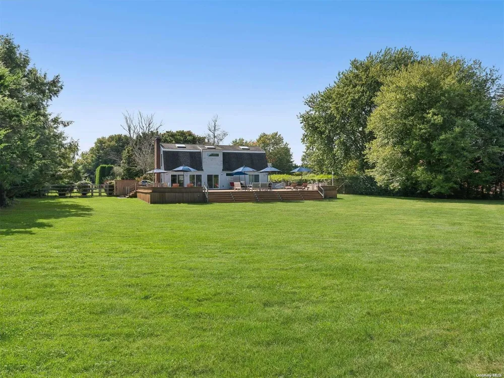 43 Robin Drive Bridgehampton, NY 11932