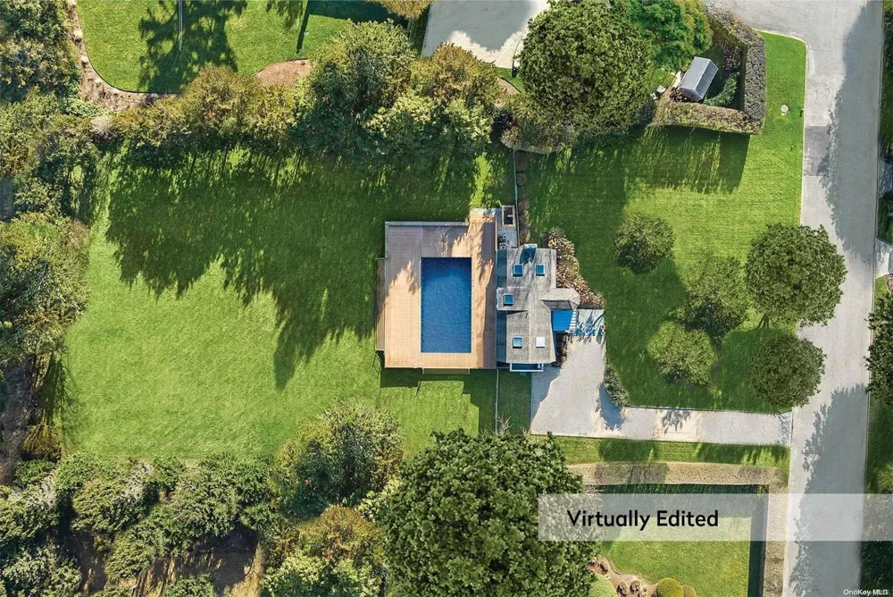 43 Robin Drive Bridgehampton, NY 11932