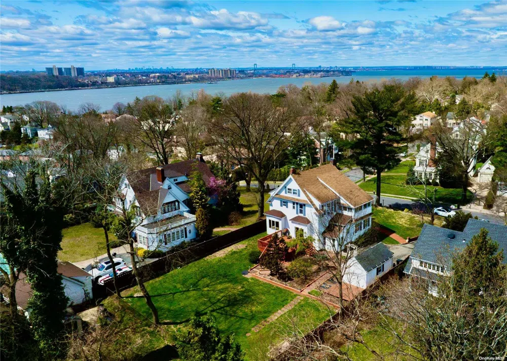 26 Cherry Street Douglaston, NY 11363