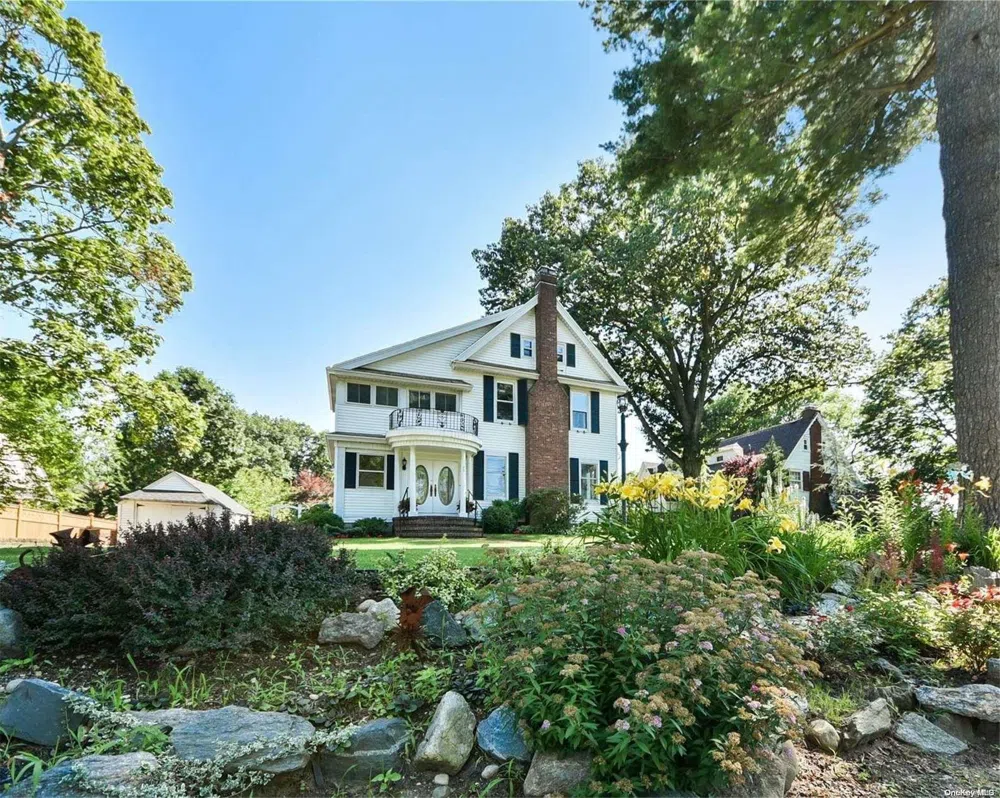 26 Cherry Street Douglaston, NY 11363