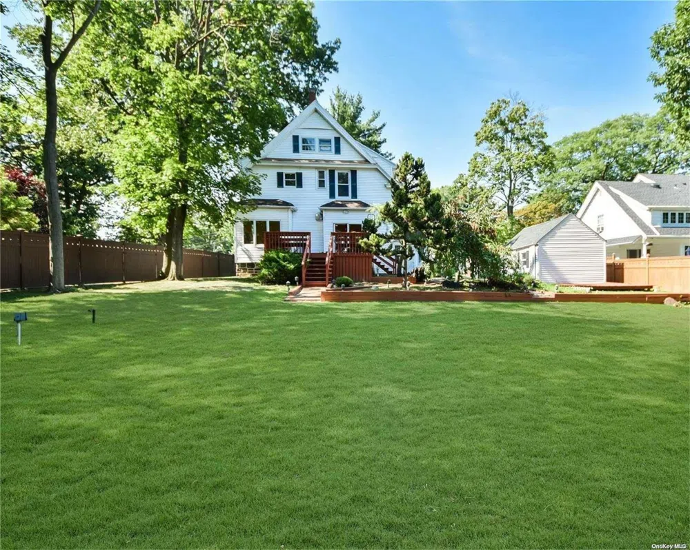 26 Cherry Street Douglaston, NY 11363