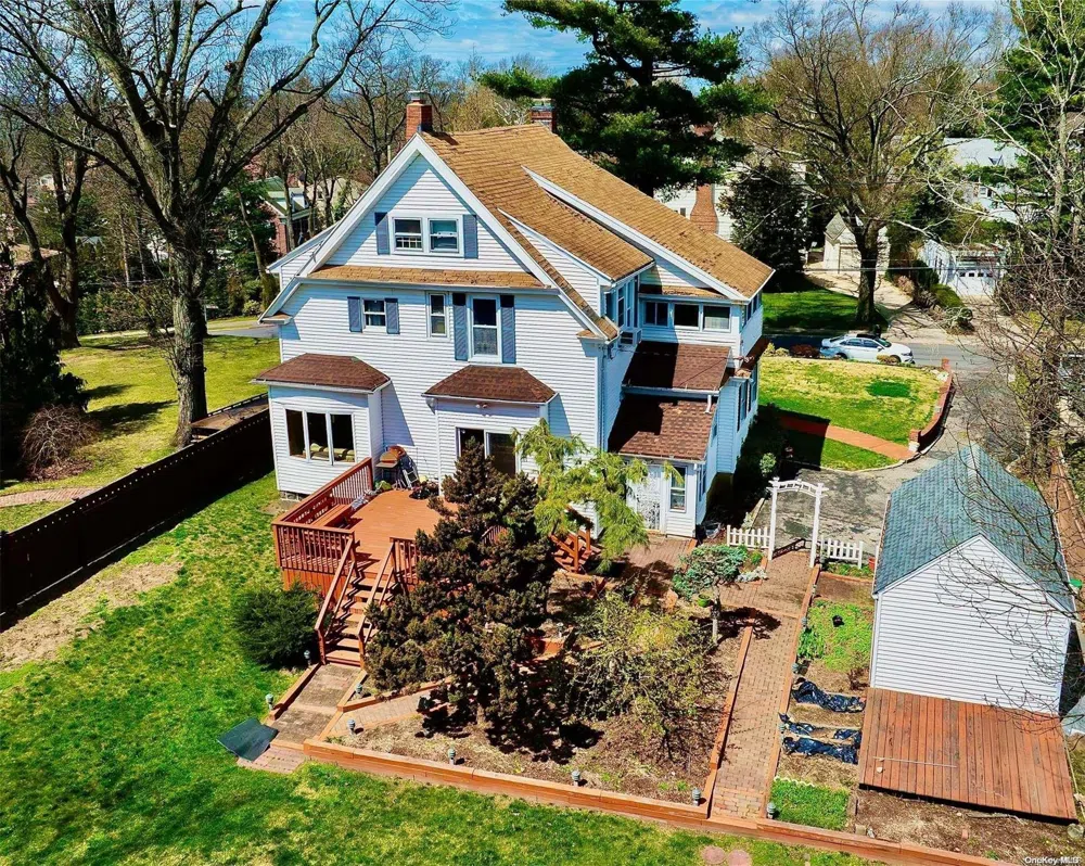 26 Cherry Street Douglaston, NY 11363