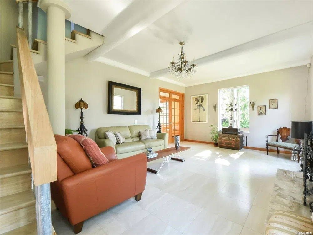 26 Cherry Street Douglaston, NY 11363