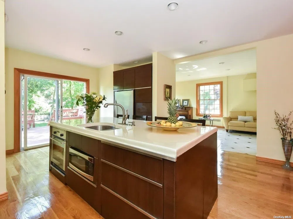 26 Cherry Street Douglaston, NY 11363