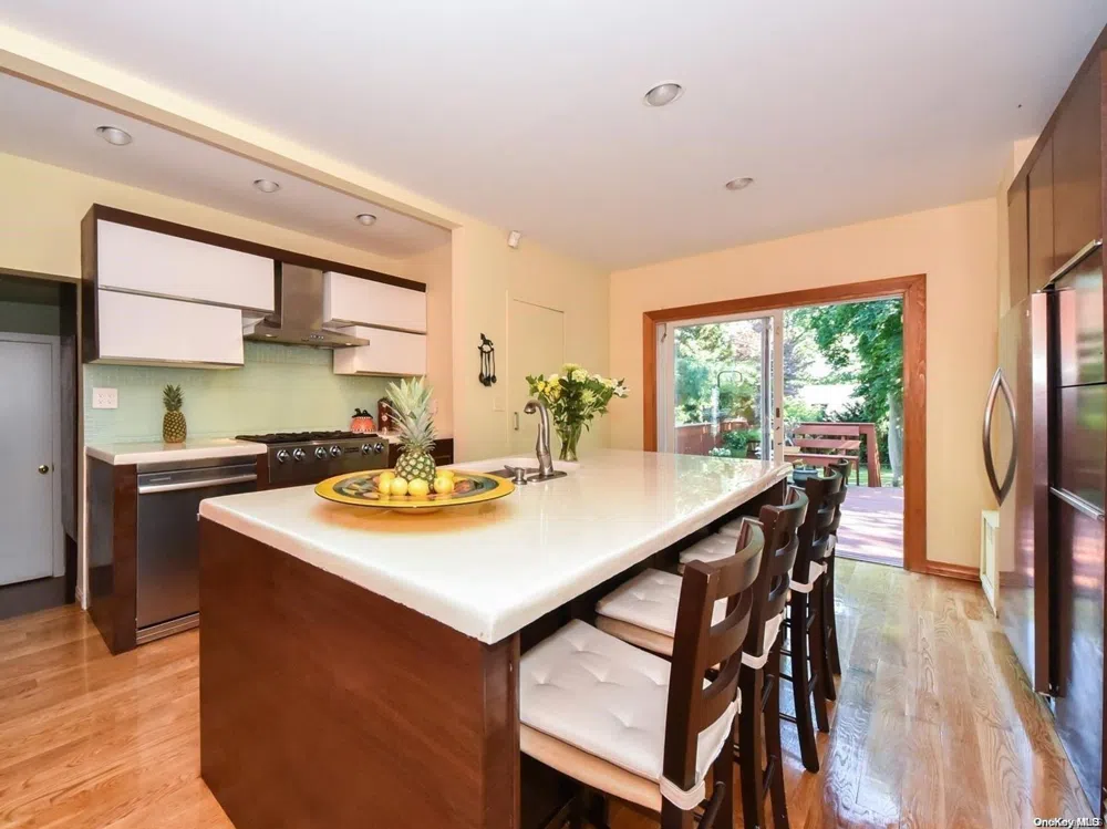 26 Cherry Street Douglaston, NY 11363