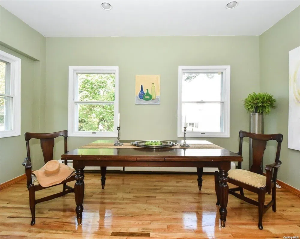 26 Cherry Street Douglaston, NY 11363