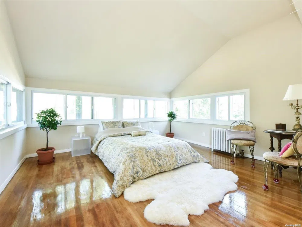 26 Cherry Street Douglaston, NY 11363