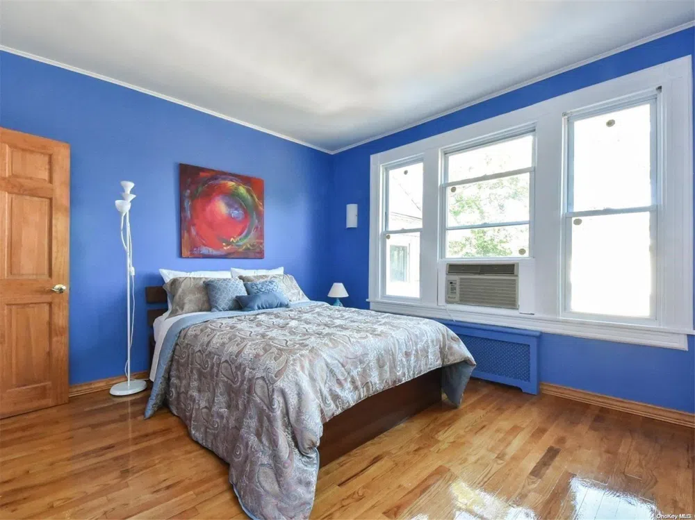 26 Cherry Street Douglaston, NY 11363