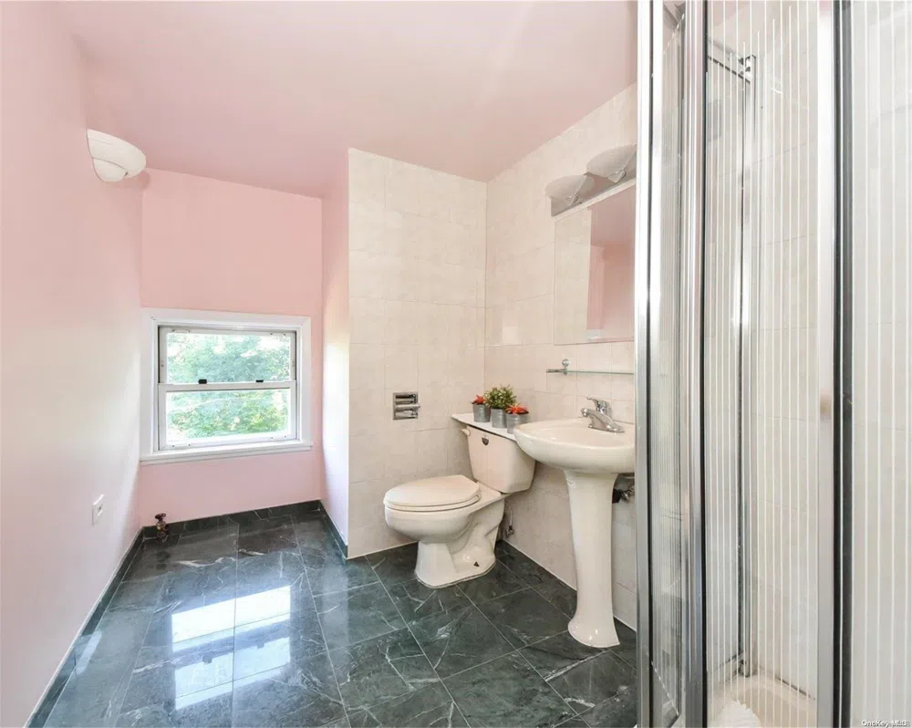 26 Cherry Street Douglaston, NY 11363