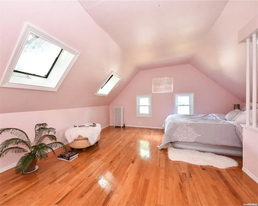 26 Cherry Street Douglaston, NY 11363