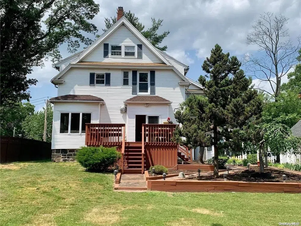 26 Cherry Street Douglaston, NY 11363