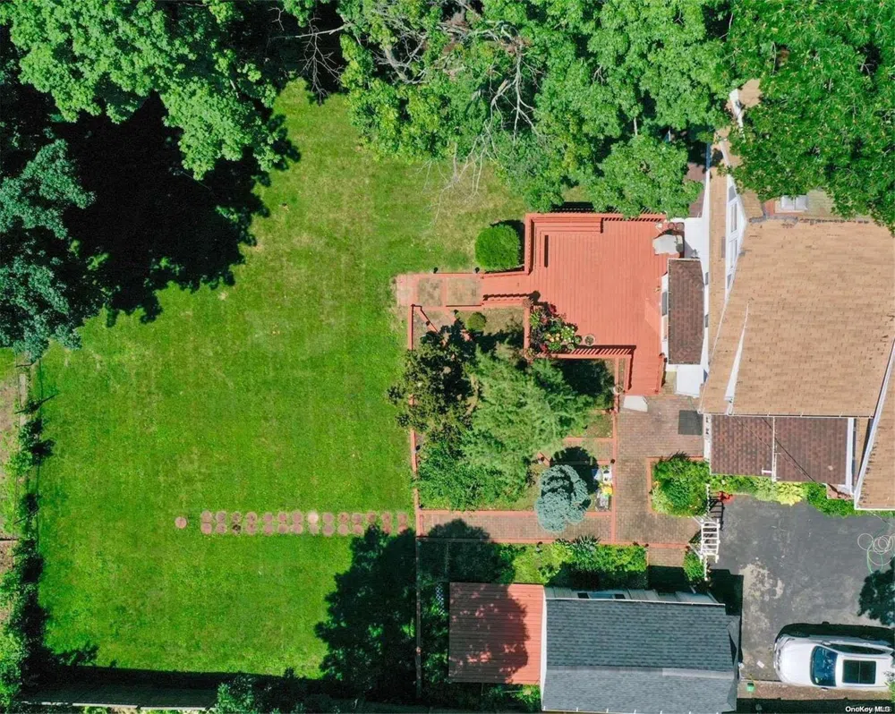 26 Cherry Street Douglaston, NY 11363