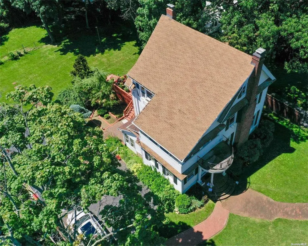 26 Cherry Street Douglaston, NY 11363