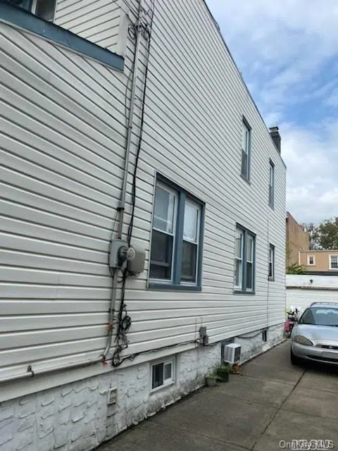71-31 66th Road Middle Village, NY 11379