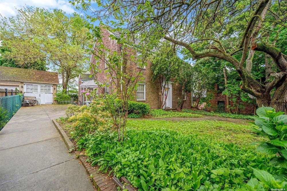 60-14 60th Avenue Maspeth, NY 11378